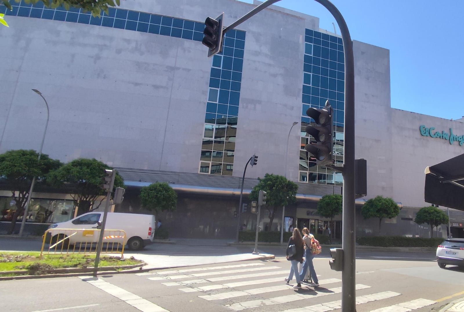 Semáforos apagados junto a El Corte Inglés de Badajoz