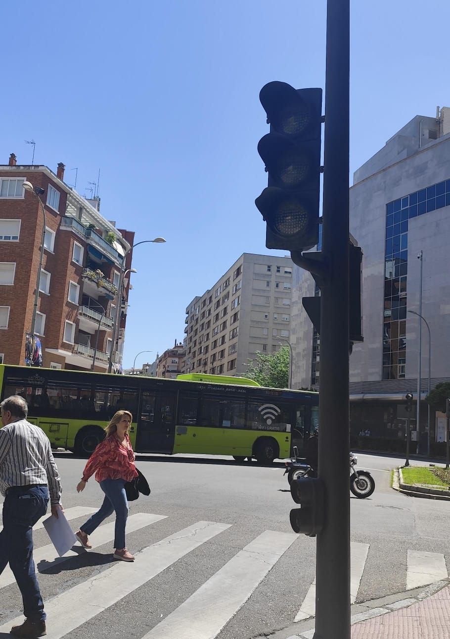 Semáforos apagados junto a El Corte Inglés de Badajoz