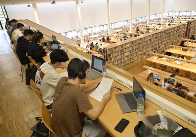 La UEx suspende las clases este martes por el apagón