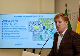 El alcalde, Ignacio Gragera, durante la presentación de la oficina de fondos europeos.