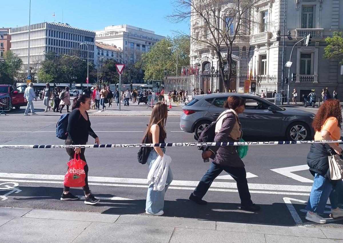 Imagen secundaria 1 - Atrapados en Madrid decenas de extremeños que elegían ayer su plaza de enfermería
