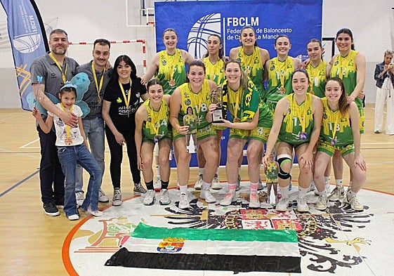 Las jugadoras del filial del Al-Qázeres celebran el título de la Liga Ribésalat.