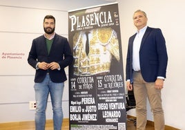 David Dóniga, concejal de Festejos, y Alberto Manuel, gerente de Ceber Tauro, en la presentación.
