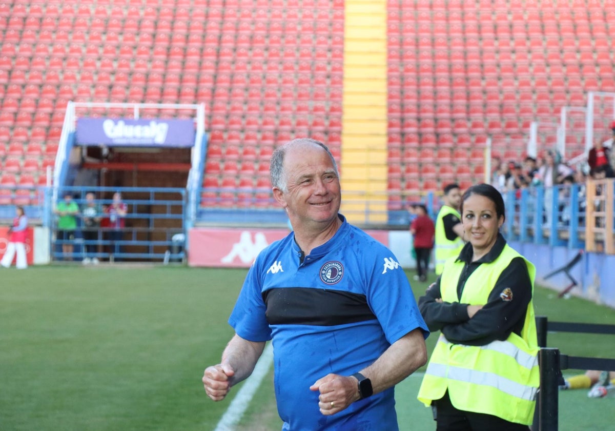 «Siento alegría y orgullo de ser el entrenador del Extremadura»