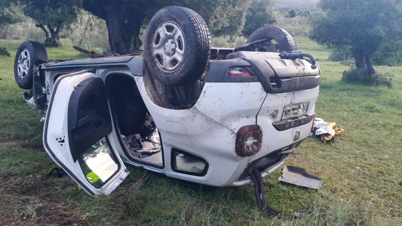 Fotos | Así han quedado los vehículos tras el accidente mortal en Plasencia