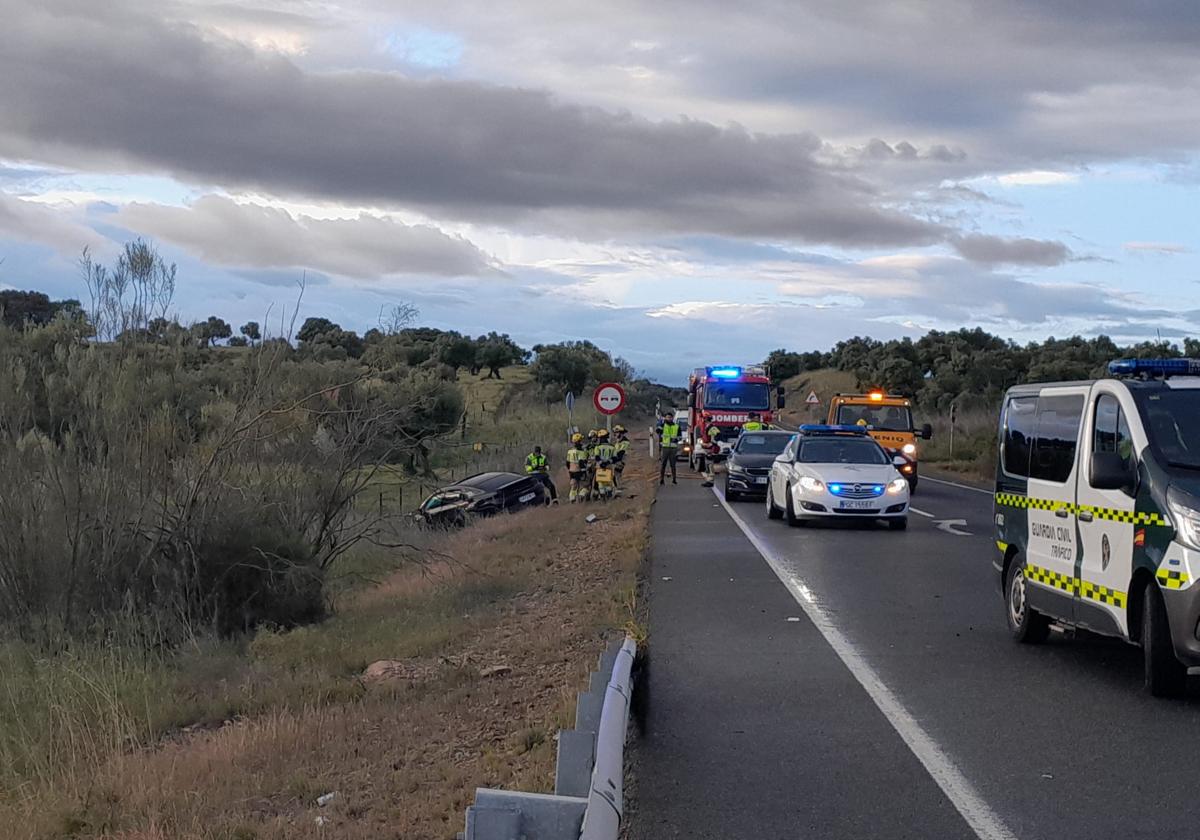 Fotos | Así han quedado los vehículos tras el accidente mortal en Plasencia