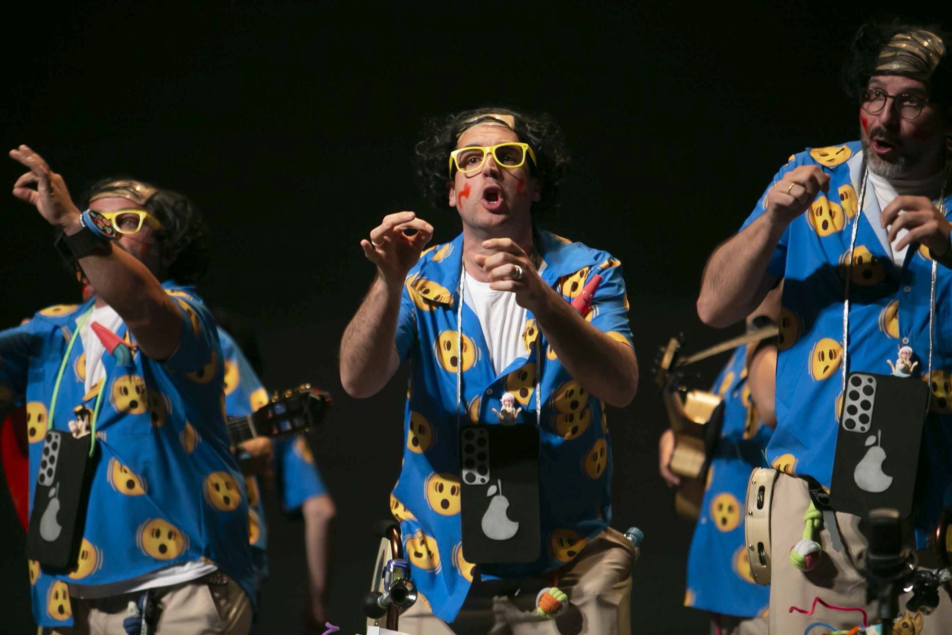 Las mejores imágenes de la actuación en Mérida de &#039;Los Calaíta&#039;, ganadores del Carnaval de Cádiz 2025