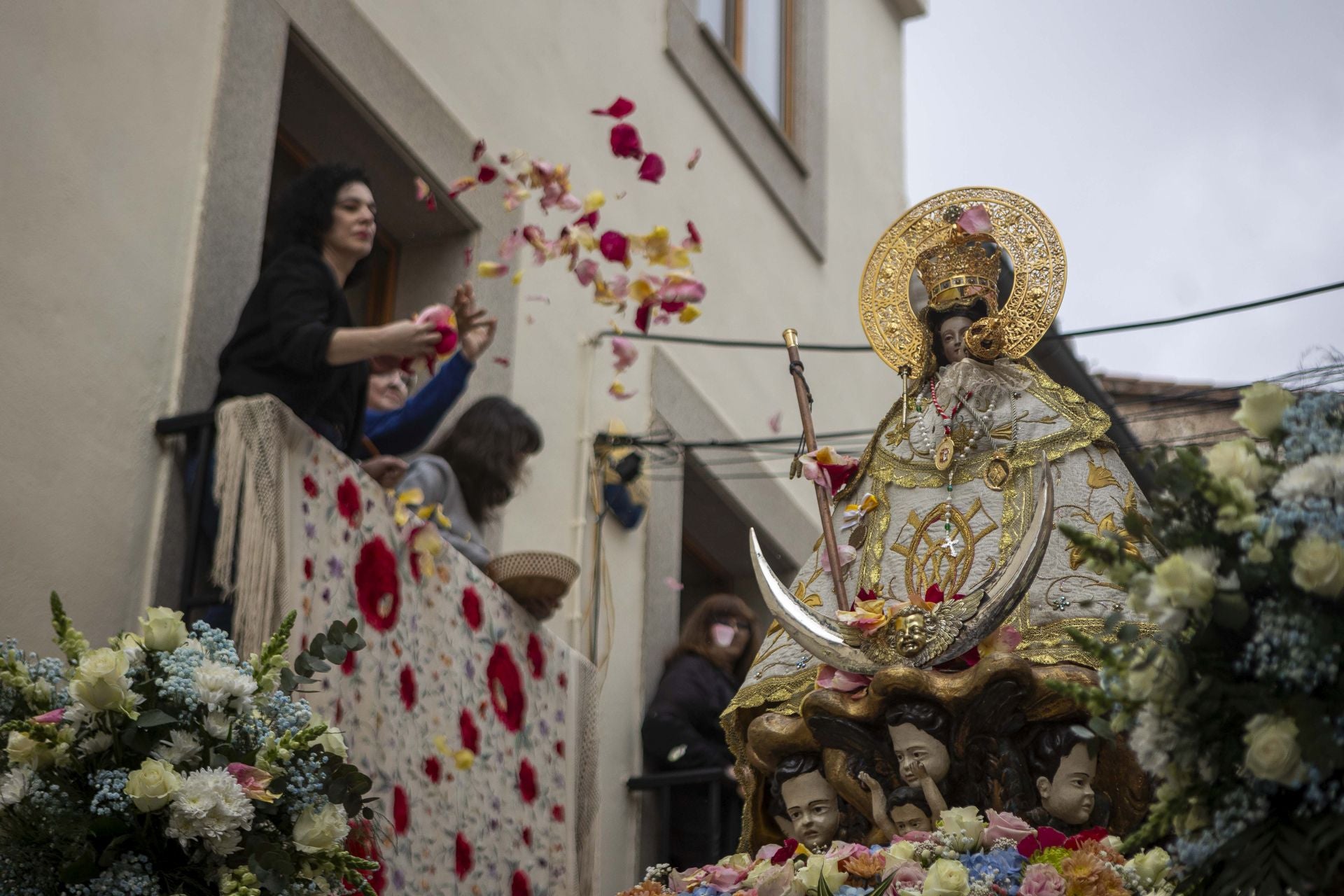 El regreso de la patrona de Cáceres a su santuario, en imágenes