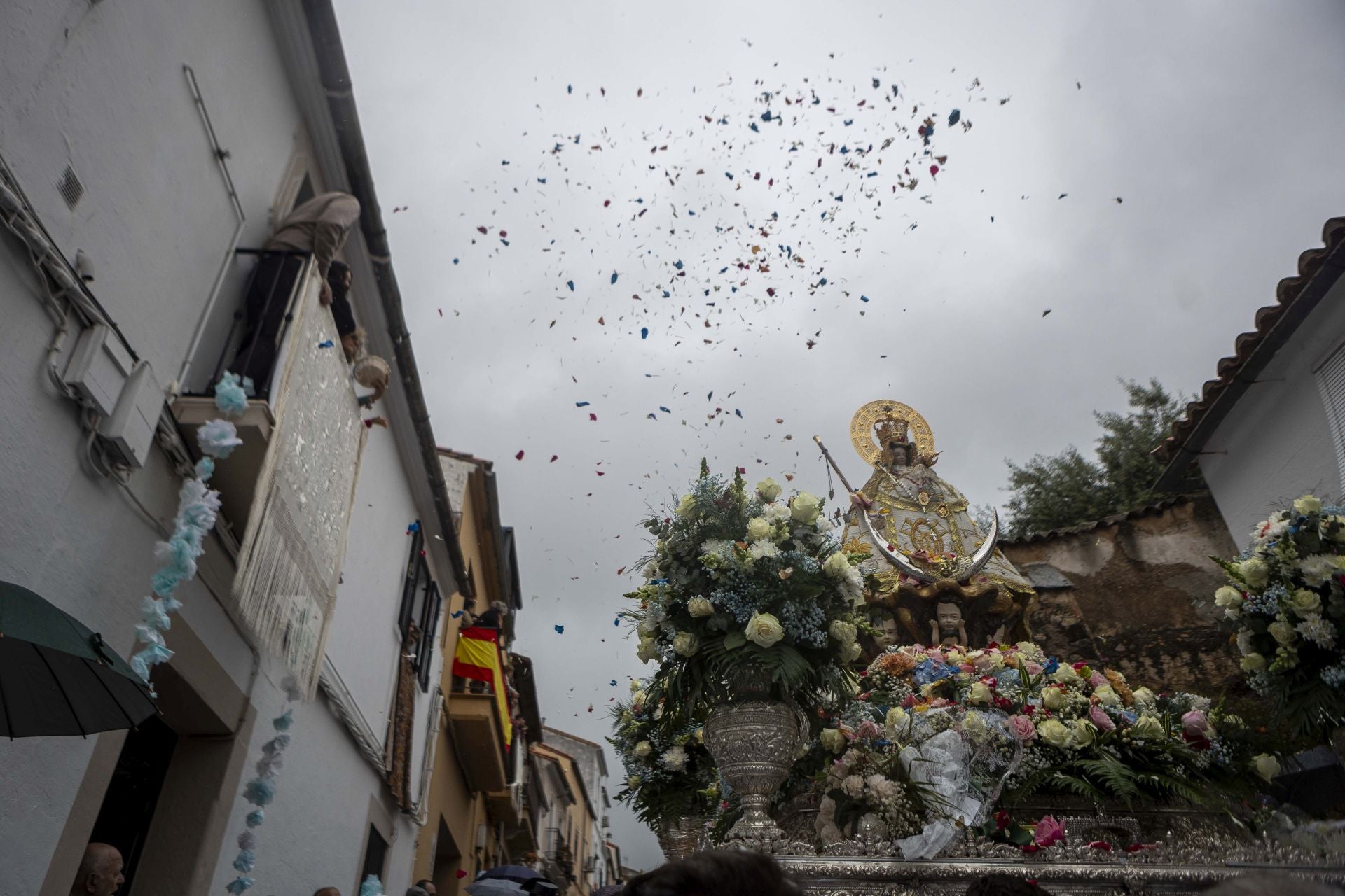 El regreso de la patrona de Cáceres a su santuario, en imágenes