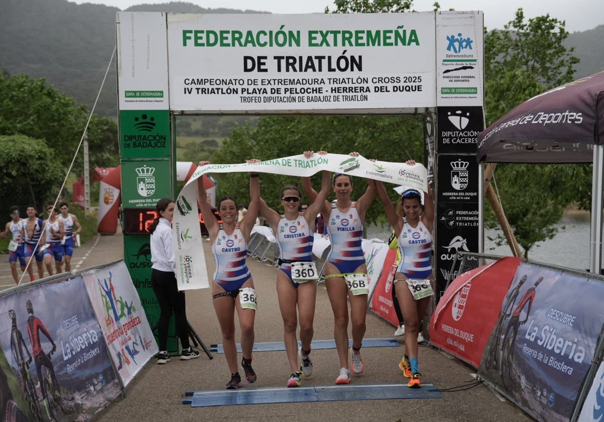 Capex Triatlón y Cáceres Los Delfines conquistan los títulos extremeños