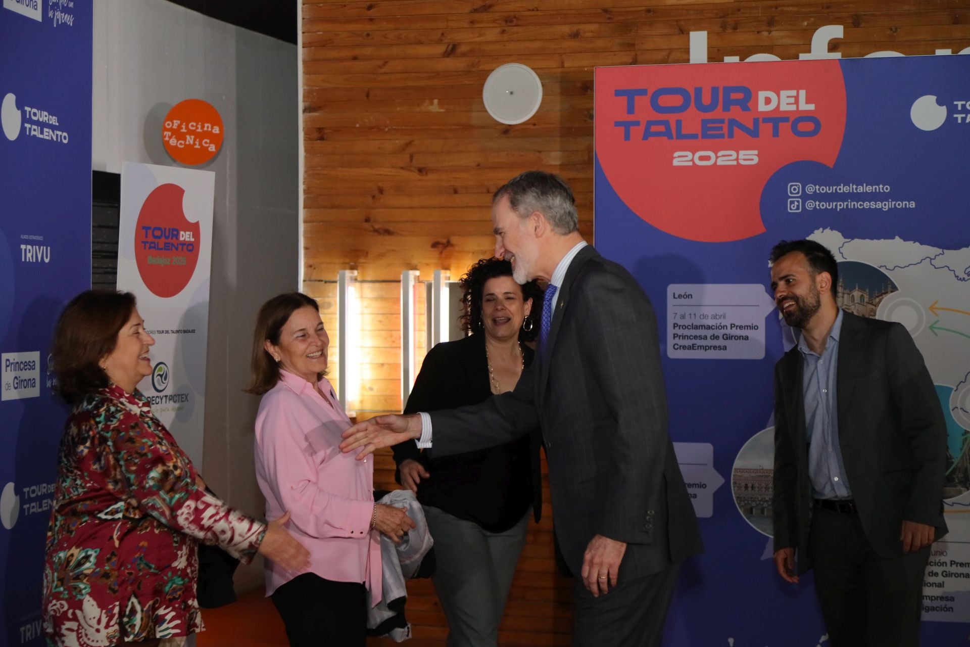 La visita del Rey Felipe VI a Badajoz, en imágenes