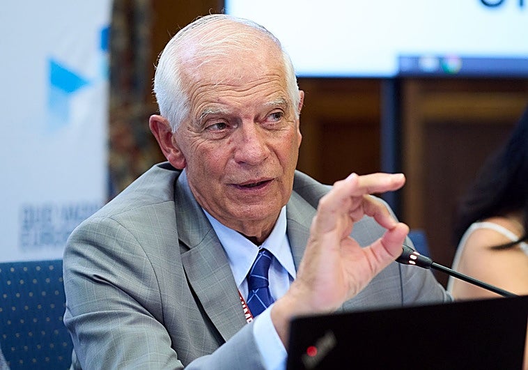 Borrell es ingeniero aeronáutico y presidió el Parlamento Europeo en la primera mitad de la legislatura 2004-2009.