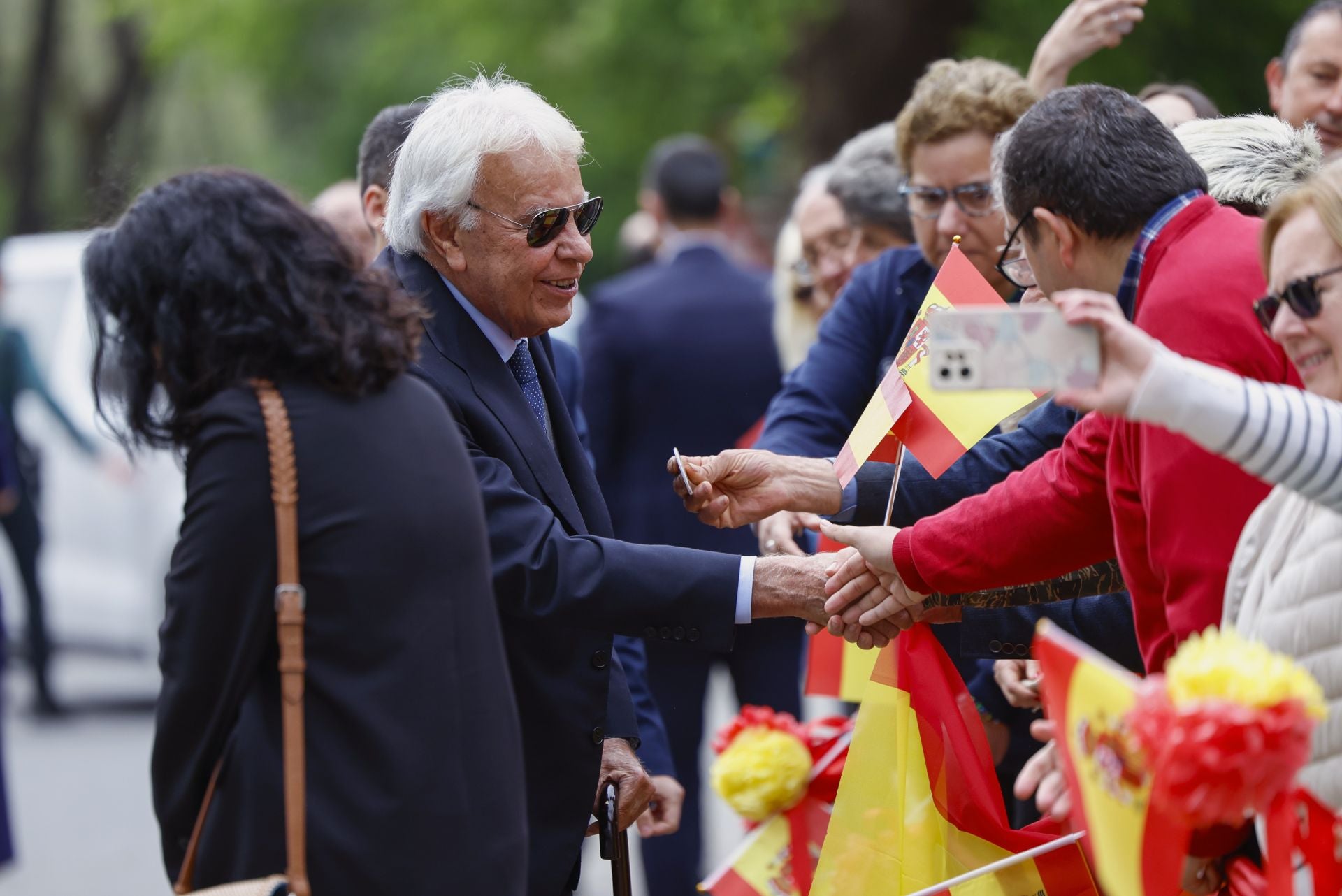 Fotos | Felipe VI preside la entrega del Premio Carlos Yuste a Josep Borrell