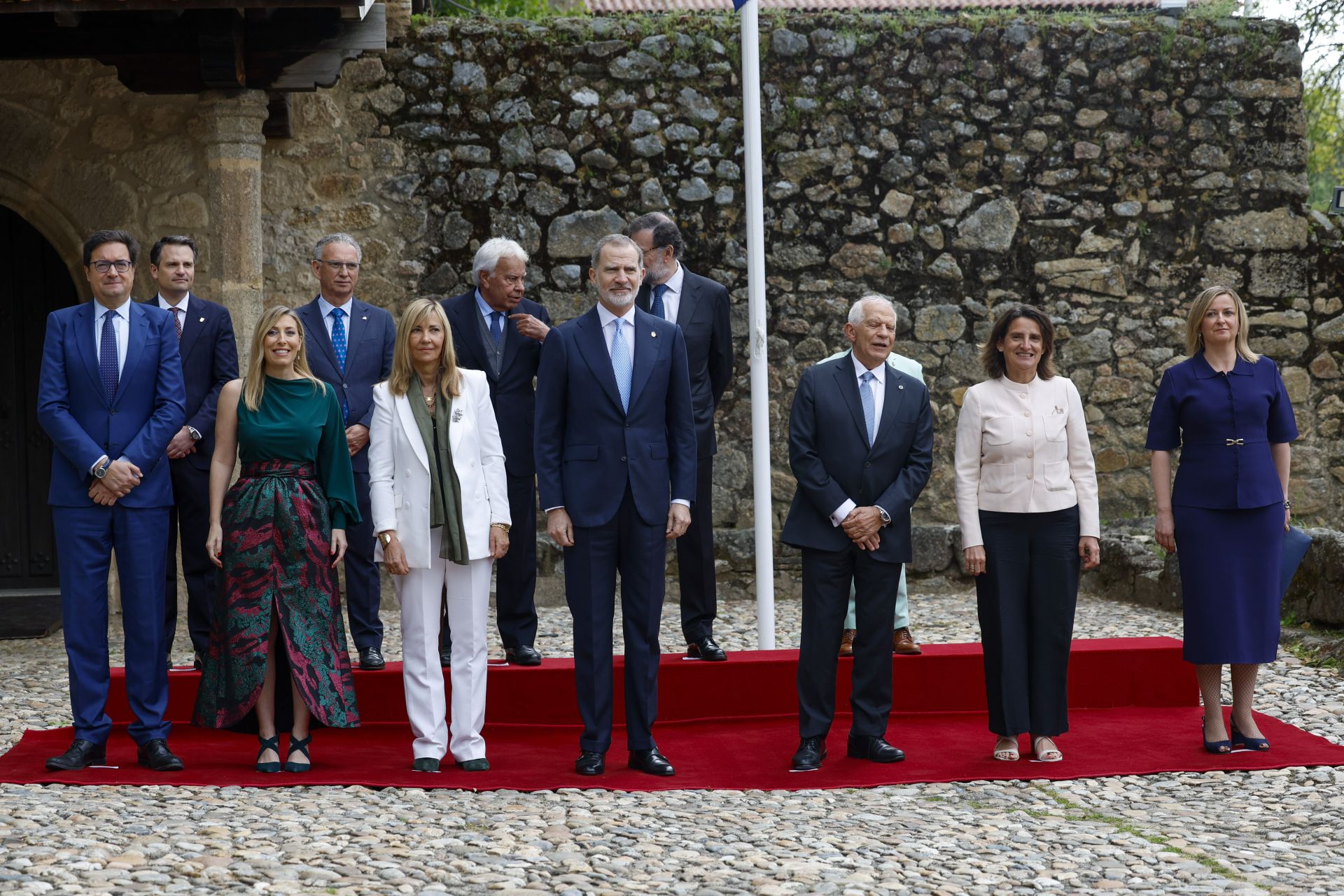 Fotos | Felipe VI preside la entrega del Premio Carlos Yuste a Josep Borrell