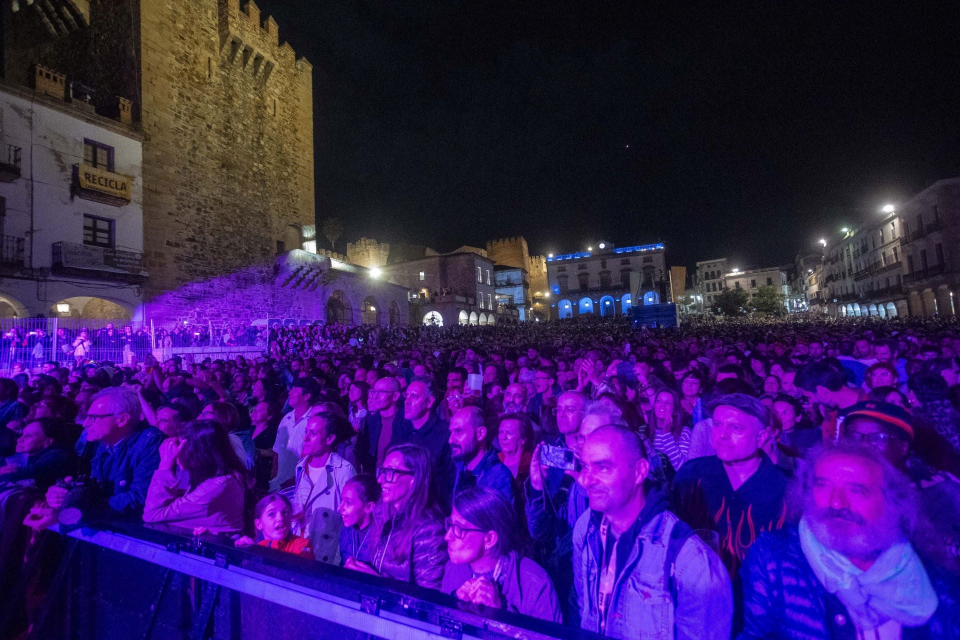 Fotos | Así ha sido el viernes de Womad en Cáceres