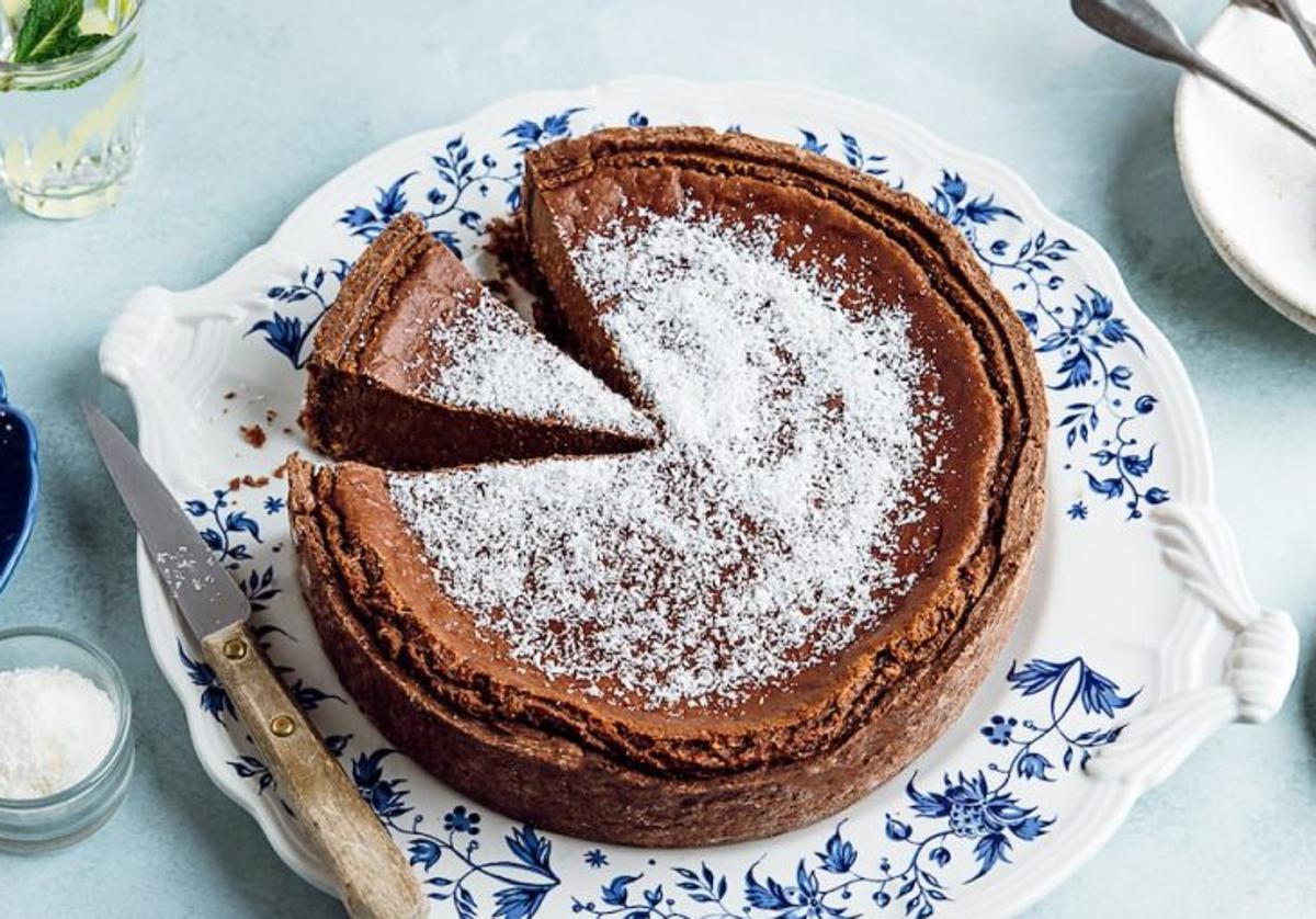 Flan cremoso de chocolate con coco