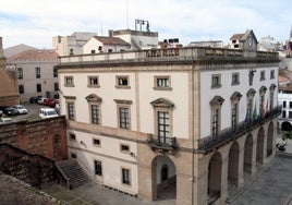 Edificio principal del Ayuntamiento de Cáceres.