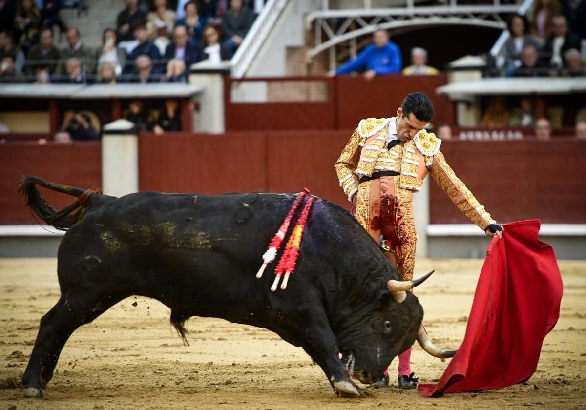 Talavante abre su sexta puerta grande en Las Ventas