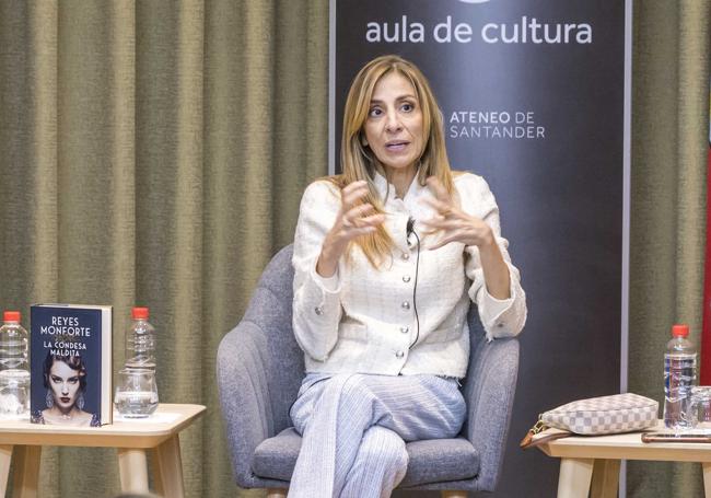 La escritora Reyes Monforte ofrecerá una conferencia el domingo, a las 21 horas.