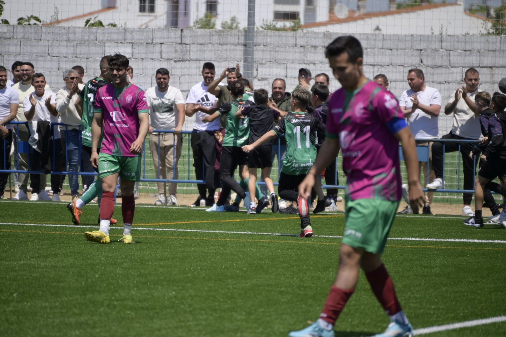Fotos | Así se ha vivido el ascenso del Gévora a Tercera
