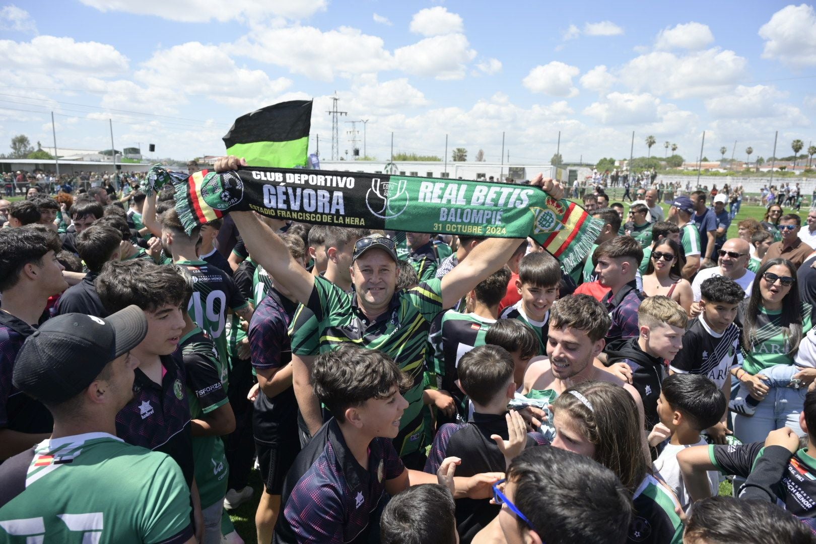 Fotos | Así se ha vivido el ascenso del Gévora a Tercera