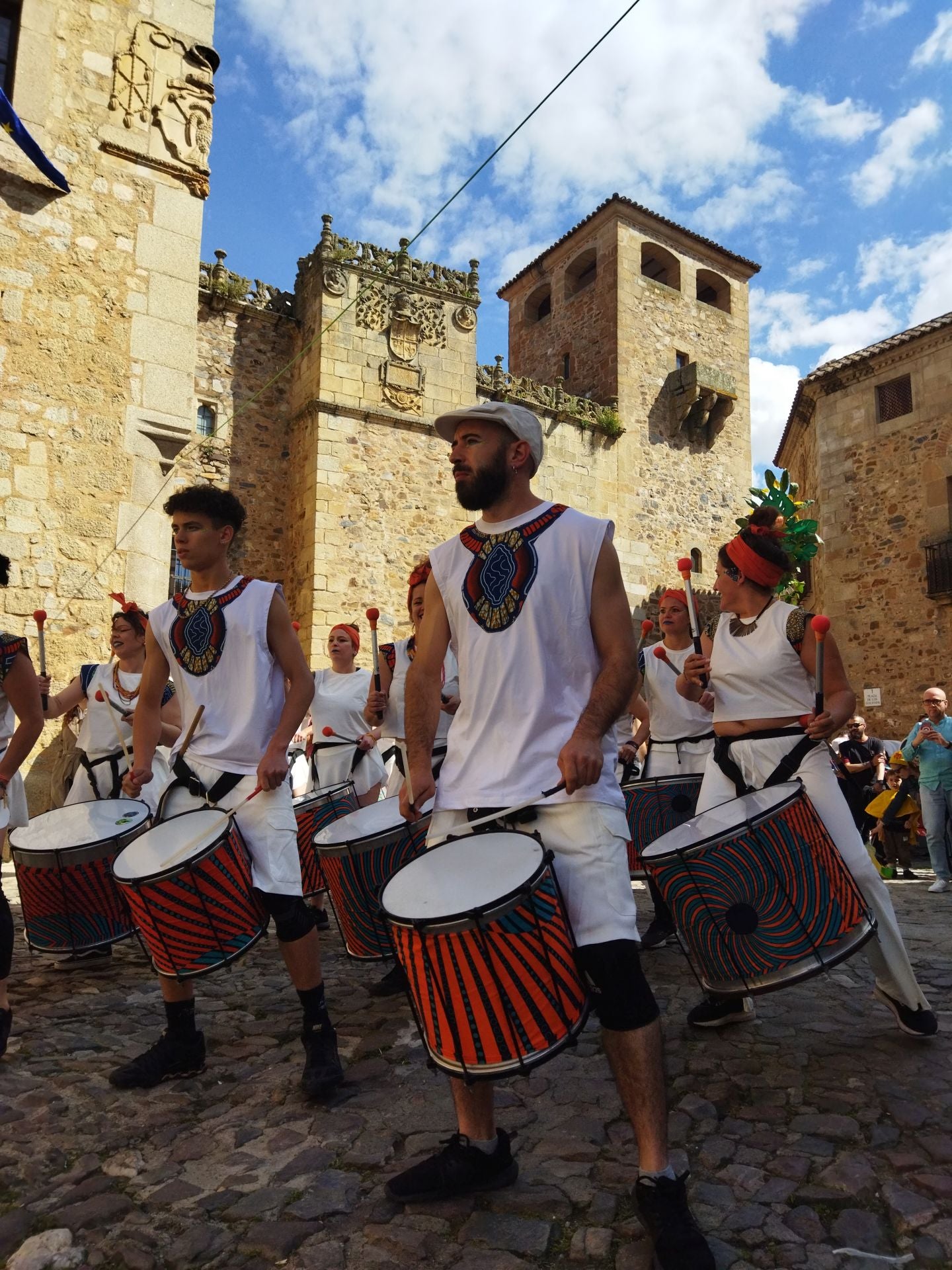 Womad Cáceres 2025 se despide a ritmo de batucada