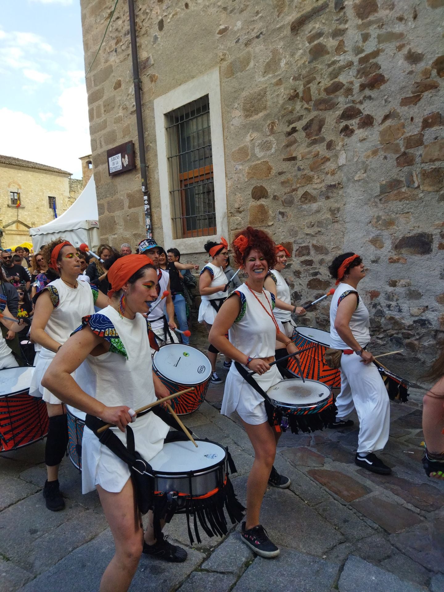 Womad Cáceres 2025 se despide a ritmo de batucada