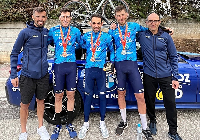 Javier González, Luis Alberto Cordero y José Antonio Sánchez, medallistas nacionales del Kazajoz.