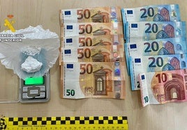Dinero y droga incautada.