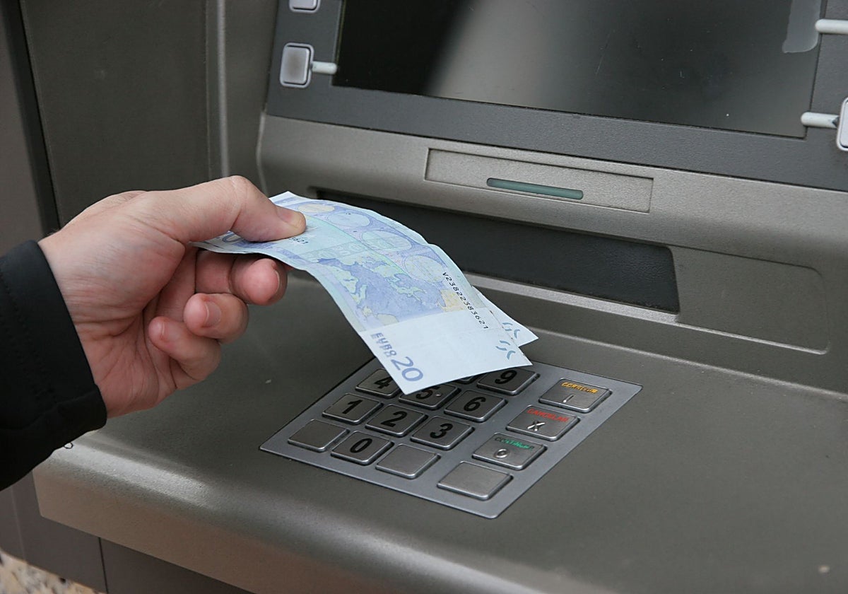 Piden cuatro años y medio de prisión para una trabajadora doméstica que sustrajo 2.650 euros a su empleadora en Cáceres