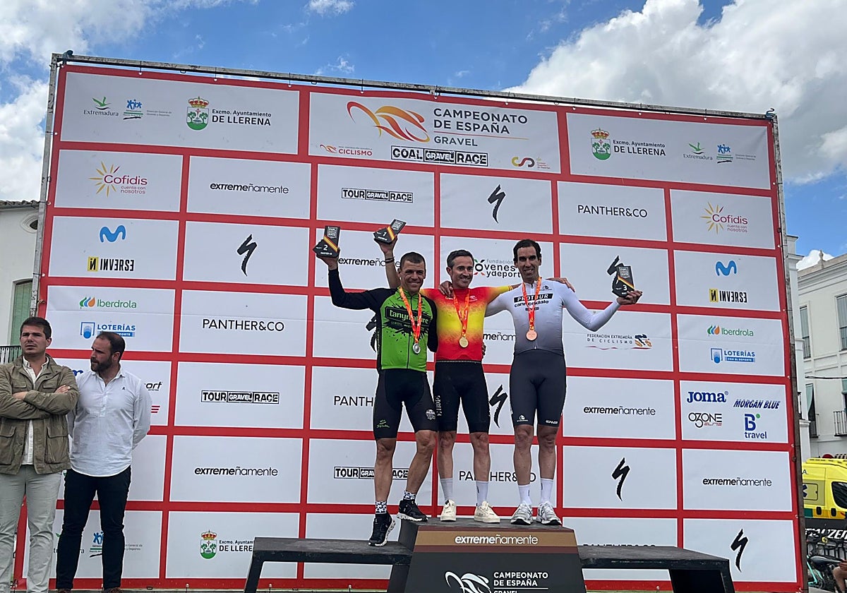 Pedro Sánchez Cidoncha en el segundo cajón del podio de Master 40.