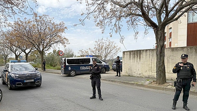 Trasladan a una prisión de León a los encarcelados de San Lázaro por el tiroteo de Plasencia