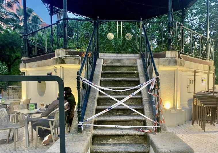 La Policía Local de Cáceres precinta el templete del Quiosco de la Música por desprendimientos