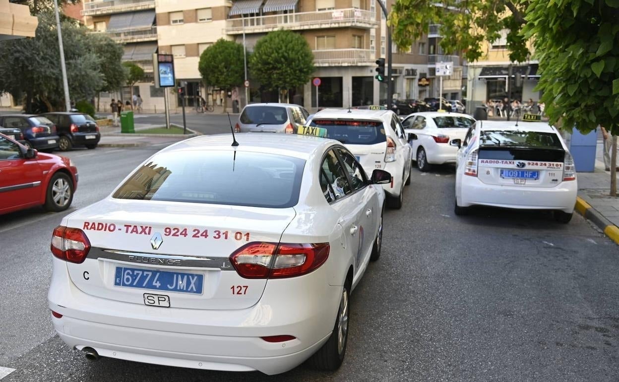La Diputación de Badajoz lanza 100.000 euros en ayudas para adaptar taxis para personas con movilidad reducida