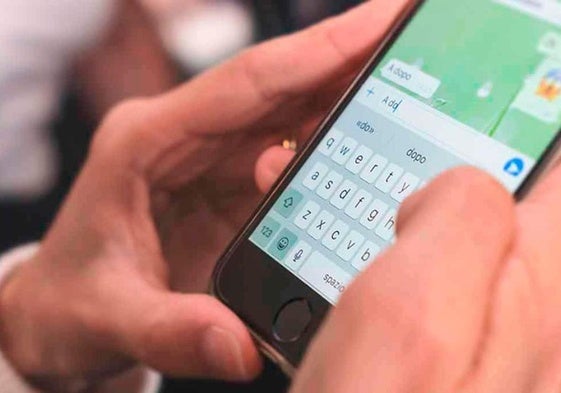 La Policía alerta de una estafa en la que un 'familiar' te pide ayuda por WhatsApp