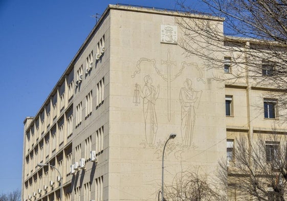 La Audiencia Provincial de Badajoz tiene su sede en la avenida de Colón.