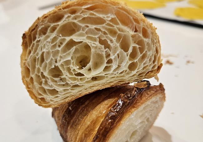 Si el croissant parece un panal de abeja, ahí es.