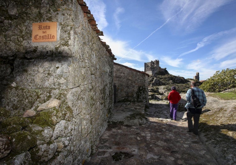 La Junta interviene en tres castillos, aunque un centenar amenazan ruina