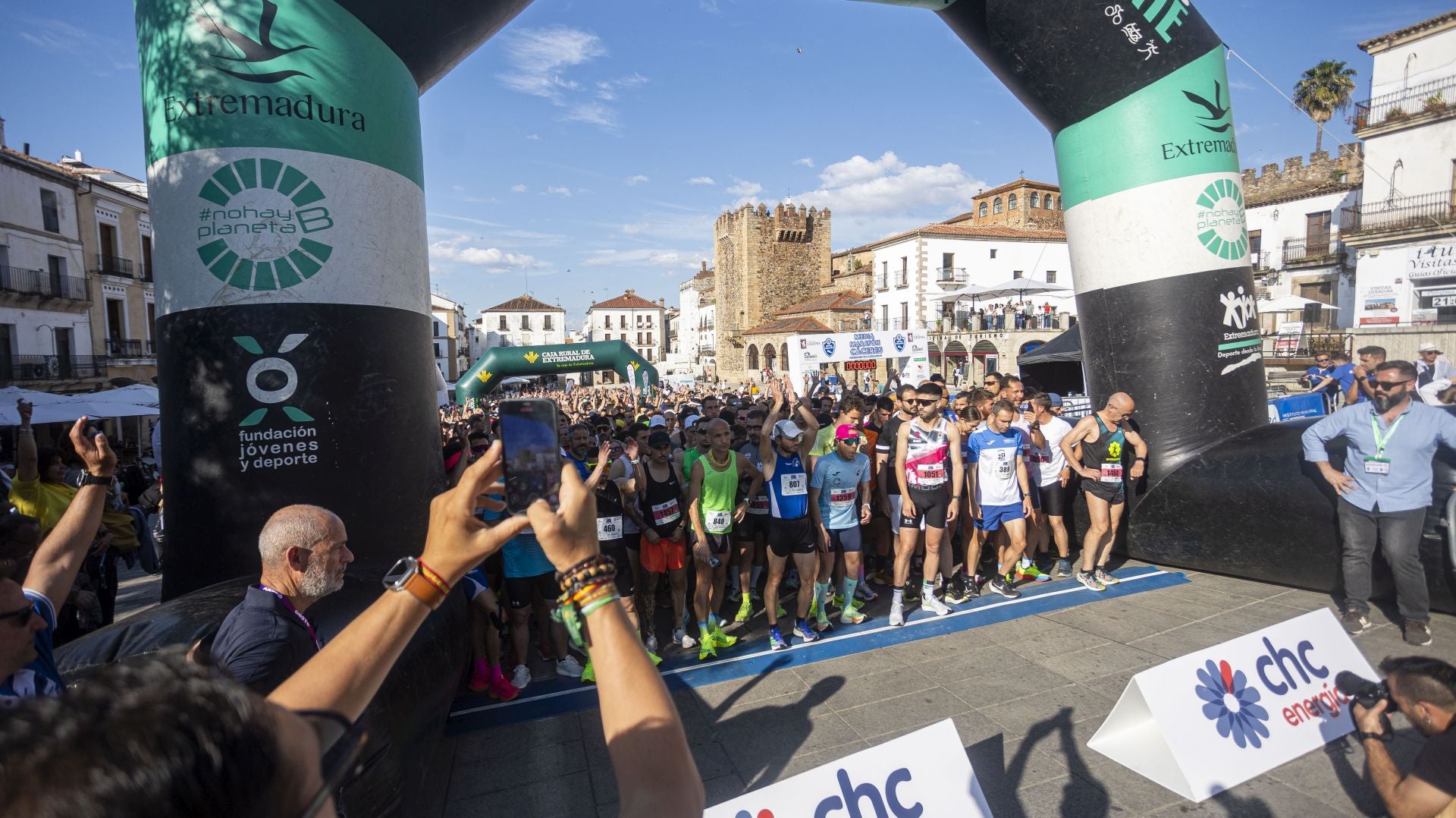 Las mejores fotos de la media maratón de Cáceres con récord de participación