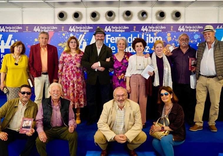 Leonardo Dantés, arriba en el centro, junto a varios componentes de la Generación 2017.