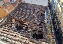 La cubierta, vista desde el edificio colindante. A la derecha, la calle Meléndez Valdés.