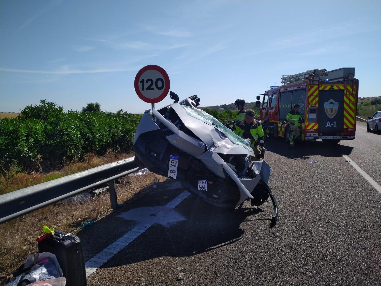 Fotos | Así ha quedado el vehículo accidentado en la A-5