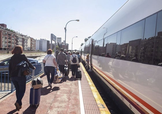 Estación de Talavera de la Reina, que forma parte del tendido convencional entre Talayuela e Illescas.