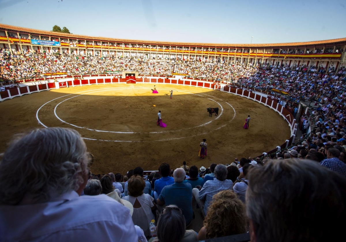 La empresa gestora de la plaza de toros de Cáceres se expone a una multa de hasta 6.000 euros