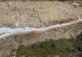 Primera voladura necesaria para la construcción del nuevo puente sobre el río Jerte.