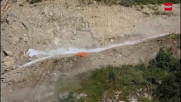 Así ha sido la primera voladura para construir el nuevo puente sobre el río Jerte