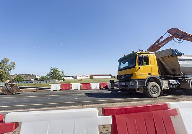 Un camión durante una de las intervenciones sobre el terreno.