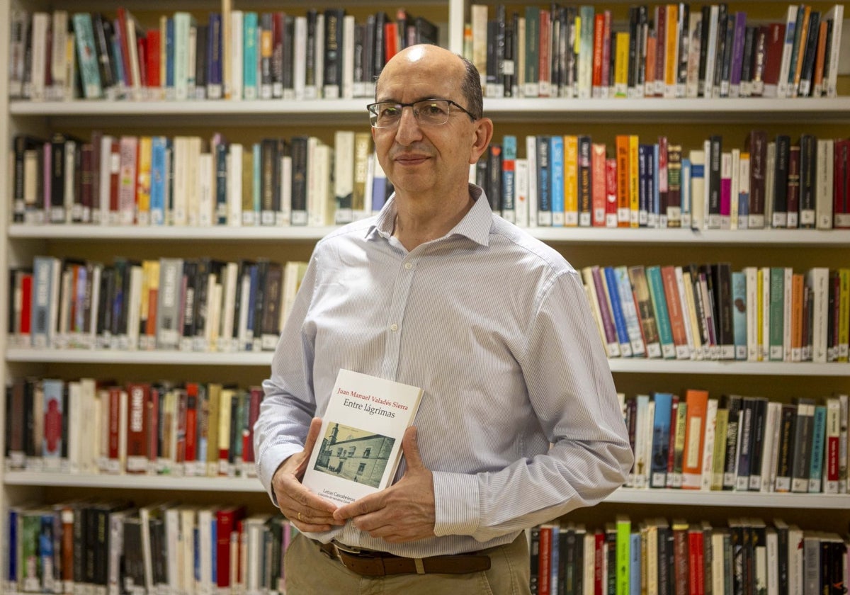 Juan Valadés presentó el pasado miércoles su primera novela, 'Entre lágrimas'.