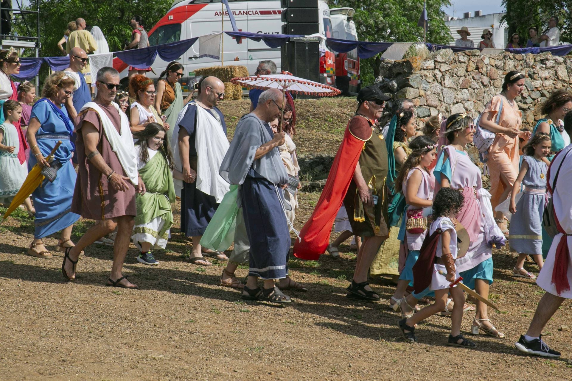 La carrera de cuadrigas desborda de público el Circo Romano