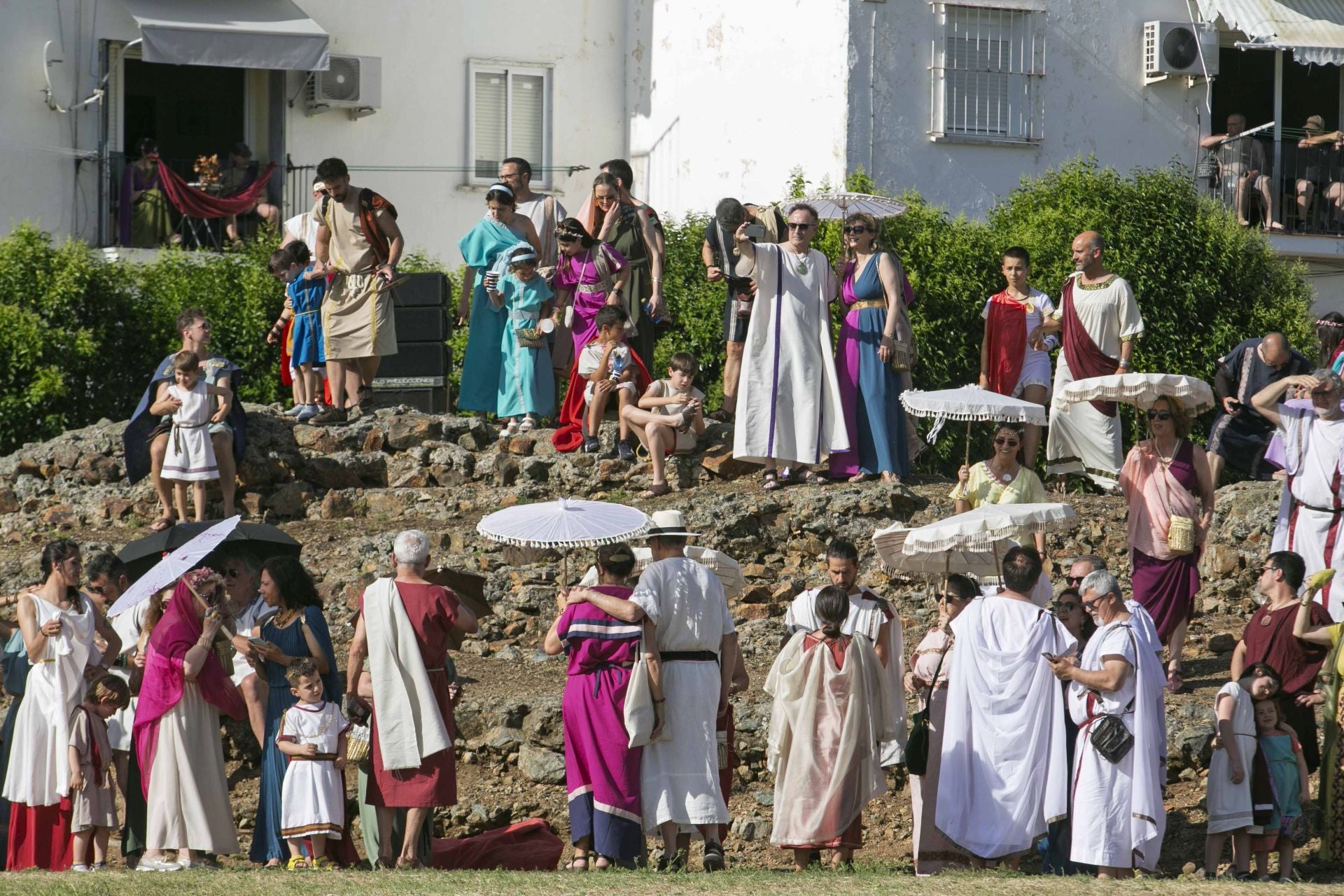 La carrera de cuadrigas desborda de público el Circo Romano